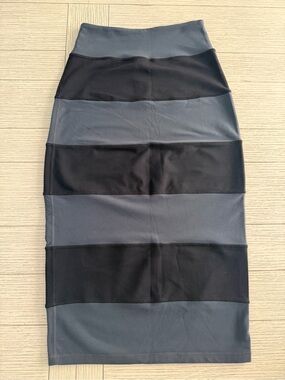 Lululemon Yoga Over Skirt in Coal & Black 4